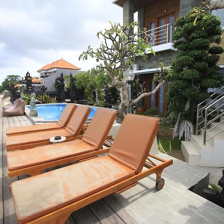 Green Beach Inn Batununggul Exterior foto