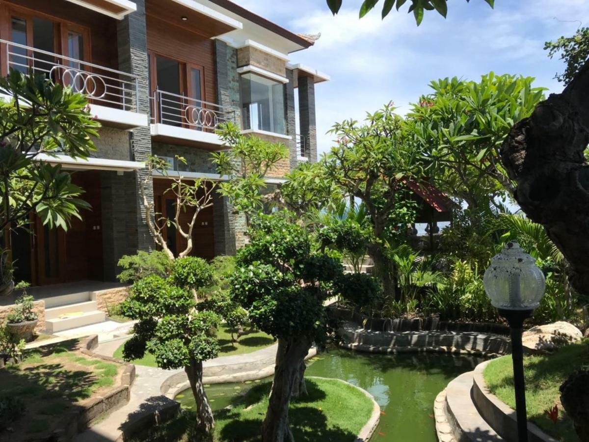 Green Beach Inn Batununggul Exterior foto