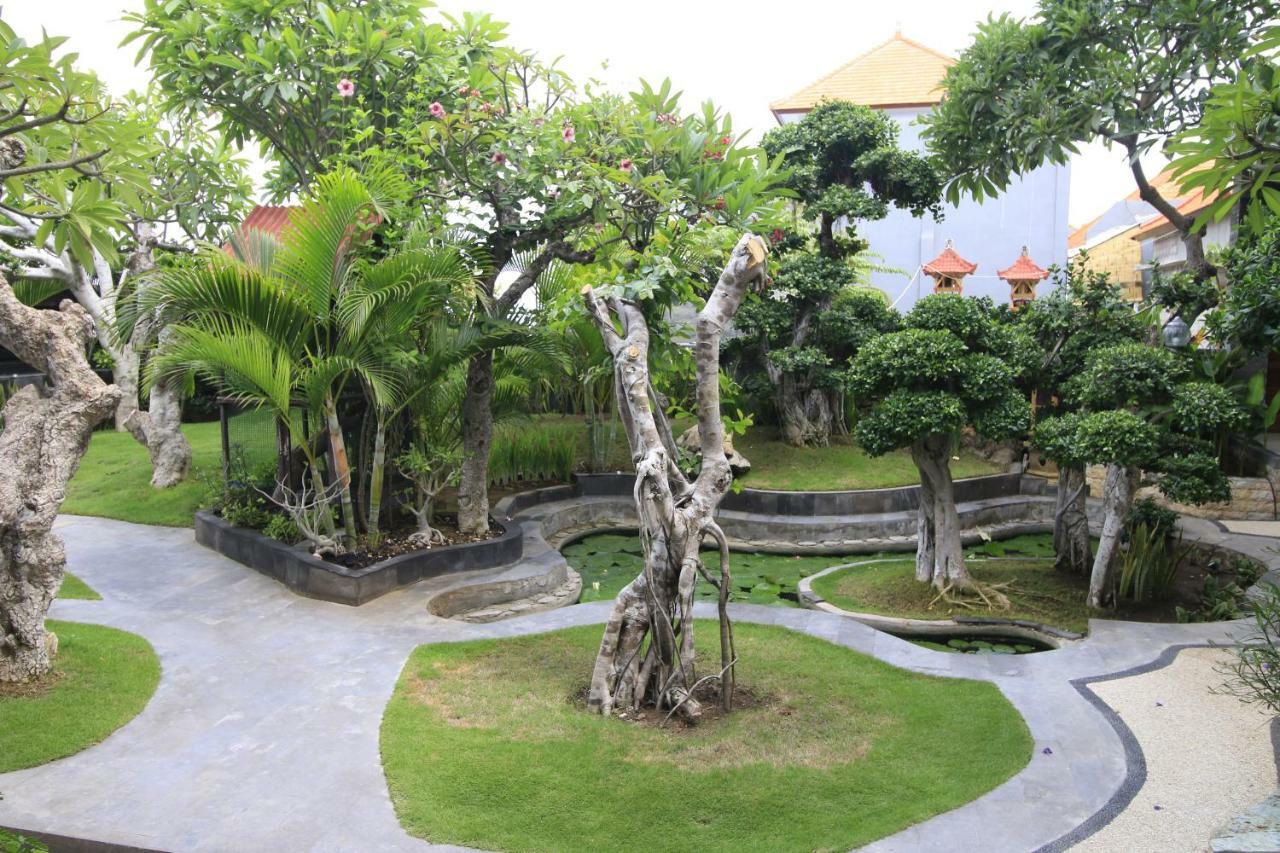 Green Beach Inn Batununggul Exterior foto