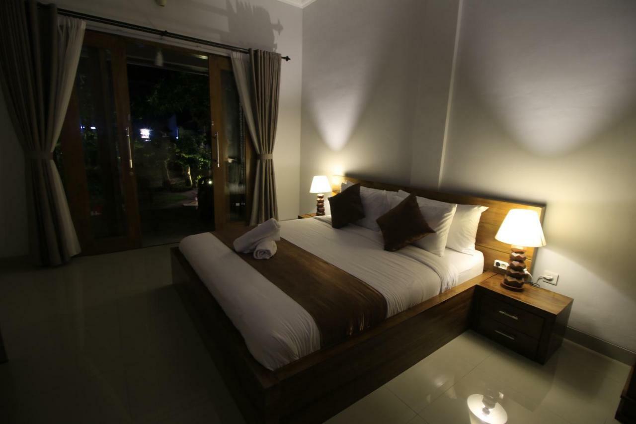 Green Beach Inn Batununggul Exterior foto