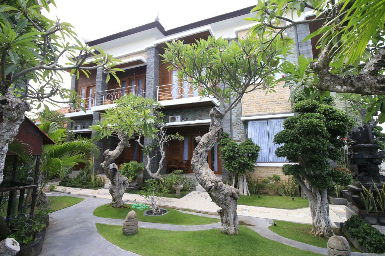 Green Beach Inn Batununggul Exterior foto